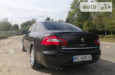 Седан Skoda Superb 2009 в Новояворовске