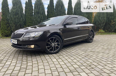 Седан Skoda Superb 2014 в Самборе