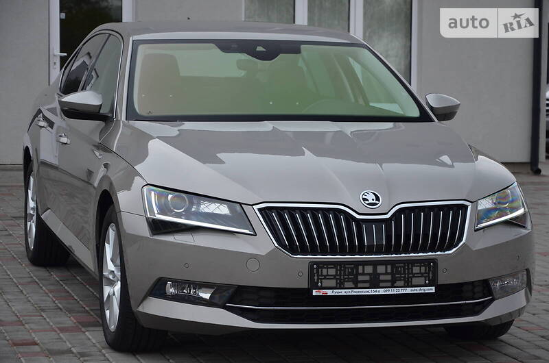 Седан Skoda Superb 2016 в Луцке