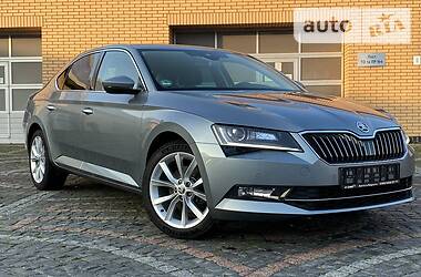 Седан Skoda Superb 2016 в Луцке