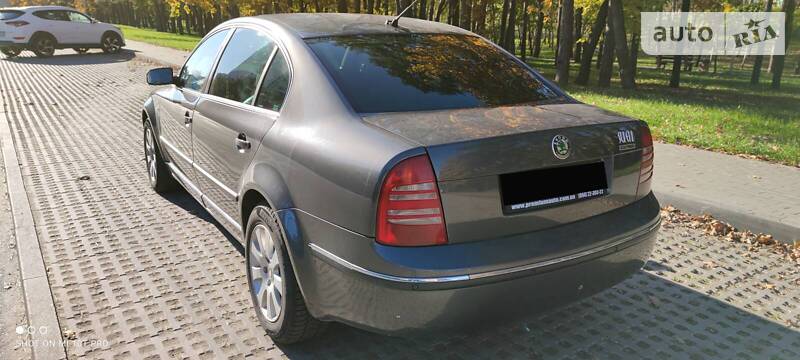 Седан Skoda Superb 2005 в Києві