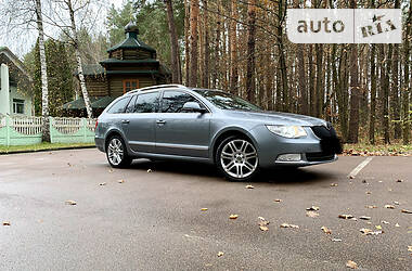 Универсал Skoda Superb 2011 в Житомире