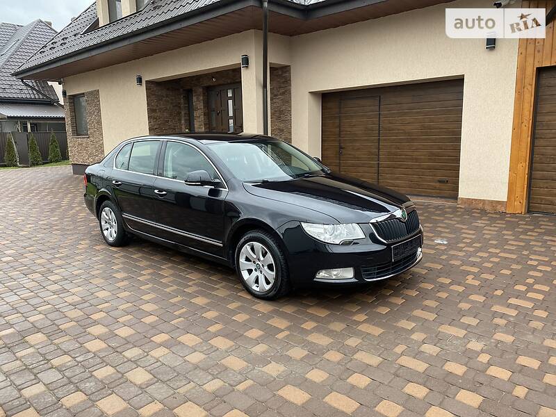 Седан Skoda Superb 2012 в Черновцах