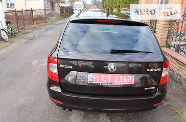 Універсал Skoda Superb 2014 в Луцьку