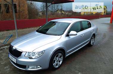 Хэтчбек Skoda Superb 2012 в 