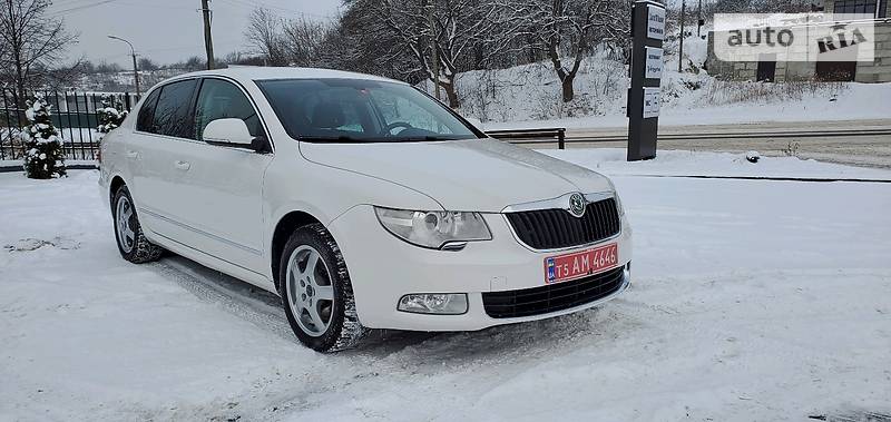 Седан Skoda Superb 2012 в Ровно