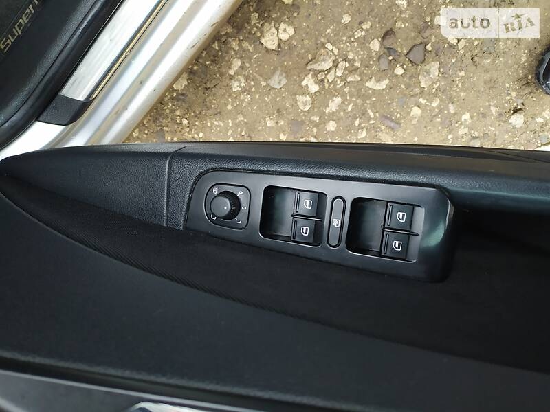 Хэтчбек Skoda Superb 2012 в Кременце