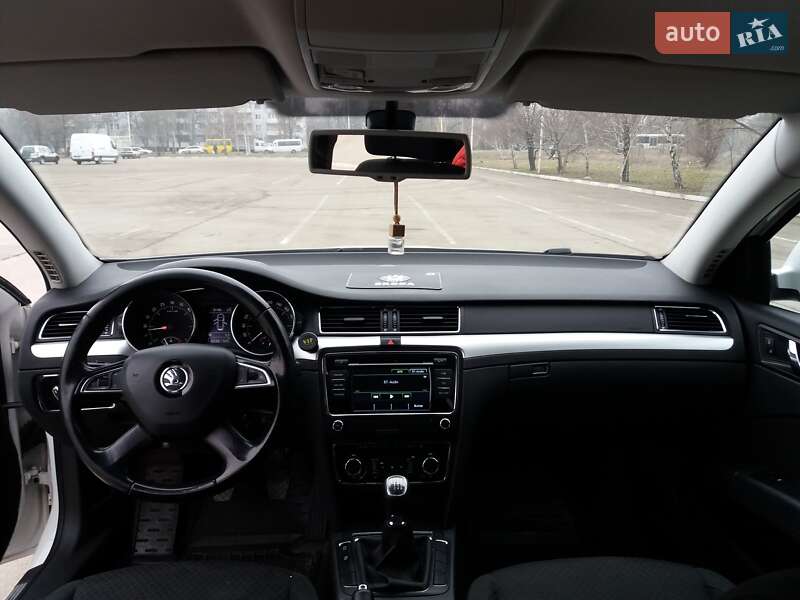 Лифтбек Skoda Superb 2014 в Запорожье