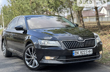 Седан Skoda Superb 2016 в Ровно