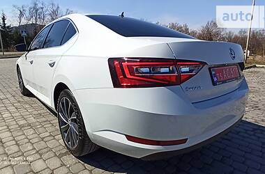 Седан Skoda Superb 2017 в Ивано-Франковске