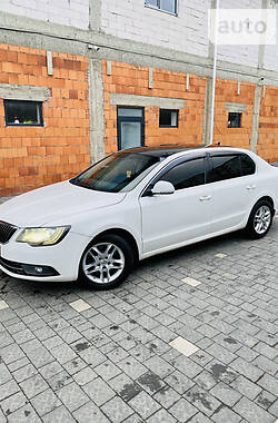 Лифтбек Skoda Superb 2014 в Ужгороде