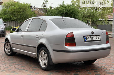 Седан Skoda Superb 2008 в Ивано-Франковске