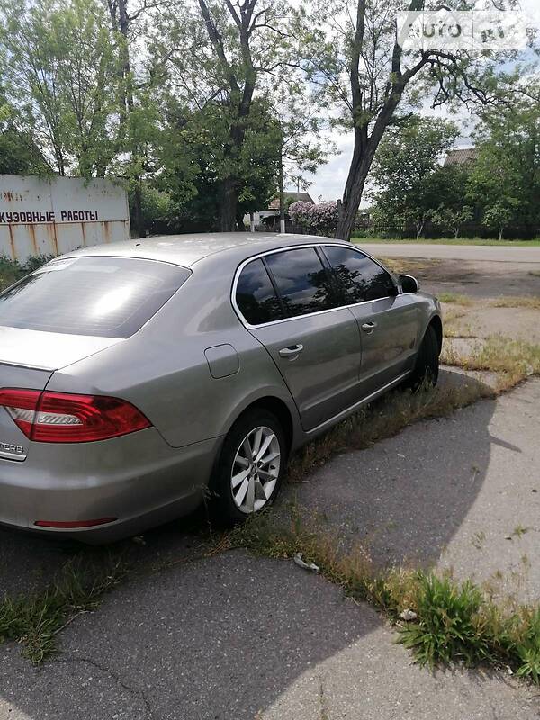 Лифтбек Skoda Superb 2013 в Днепре