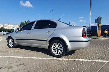 Седан Skoda Superb 2003 в Киеве