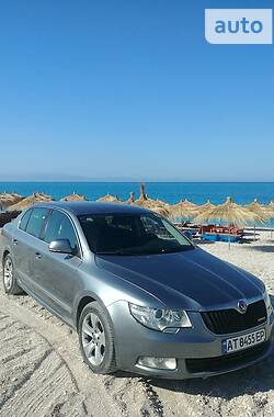 Седан Skoda Superb 2011 в Ивано-Франковске