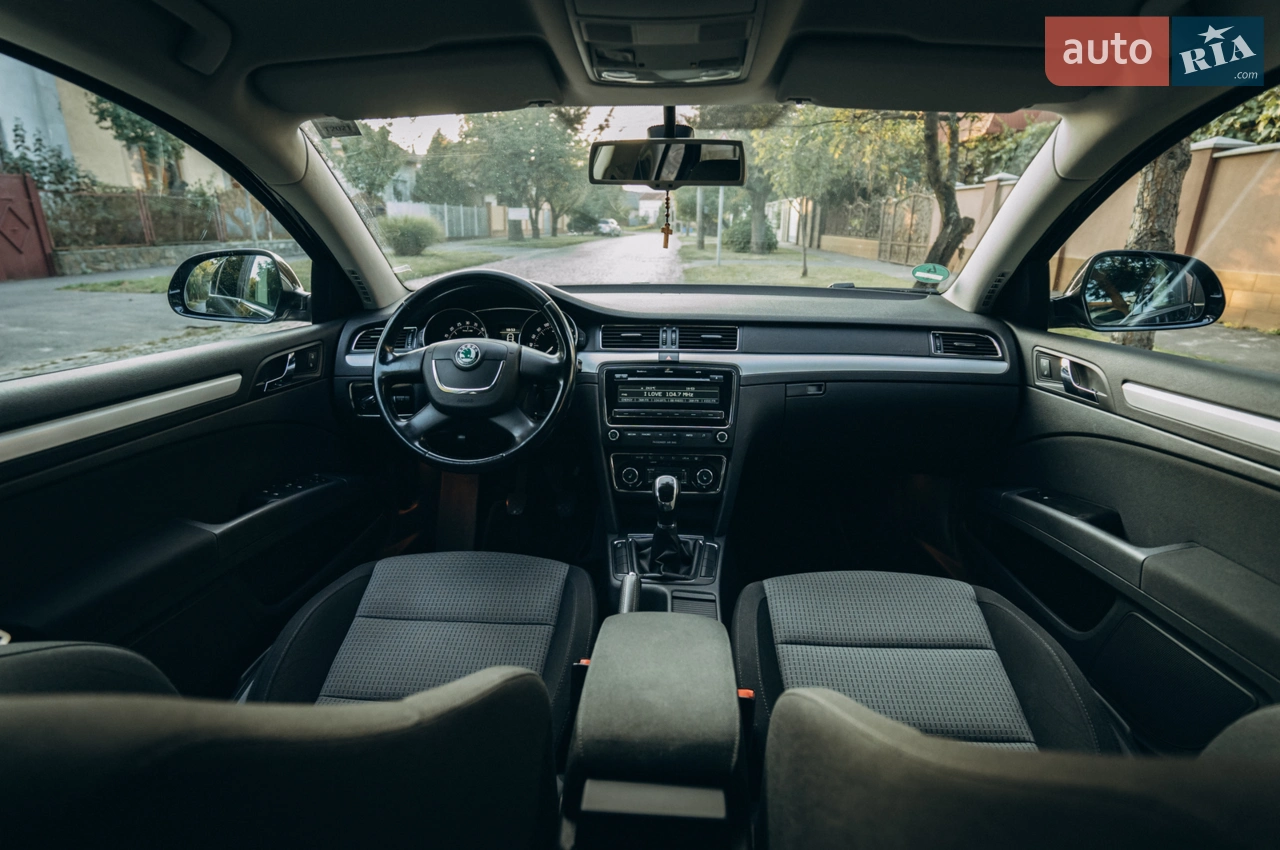 2011 Skoda Superb - мініатюра 2
