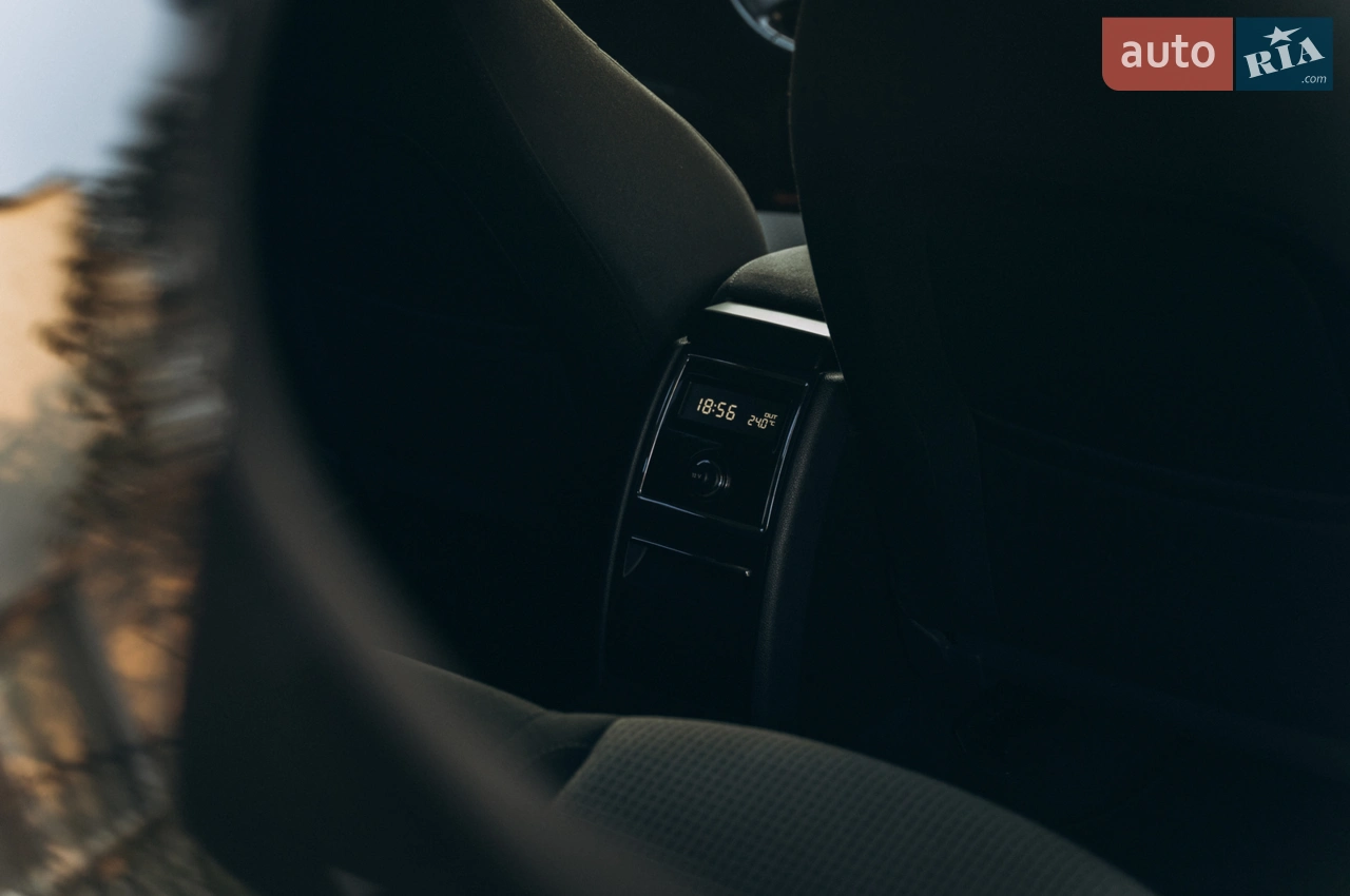 2011 Skoda Superb - мініатюра 5