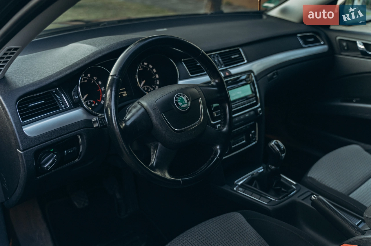2011 Skoda Superb - мініатюра 9