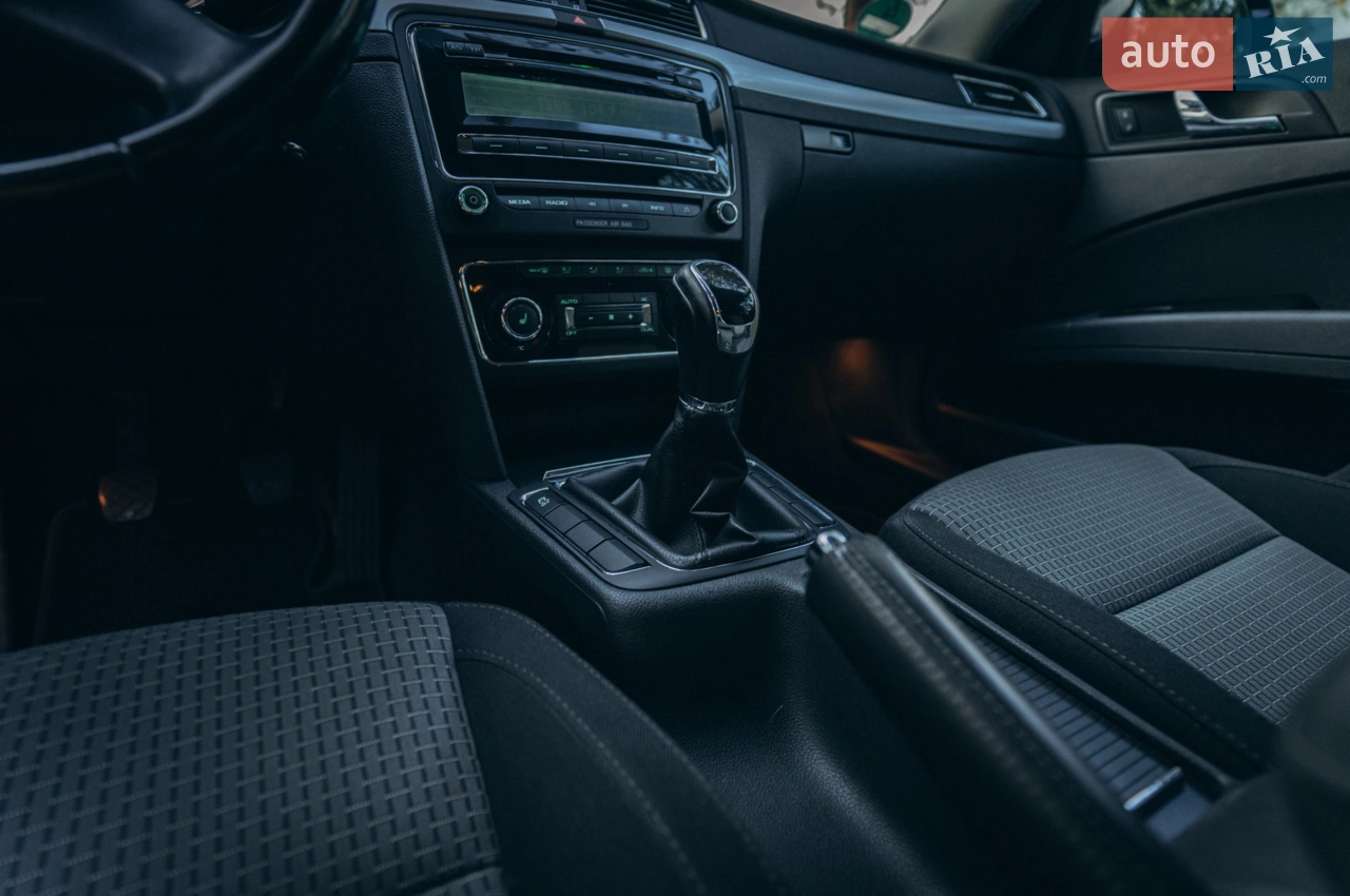 2011 Skoda Superb - мініатюра 24