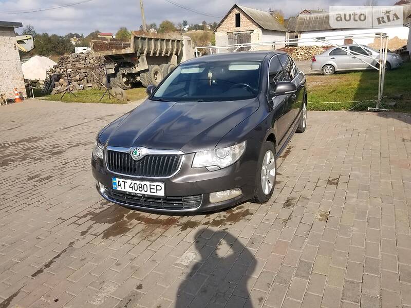 Седан Skoda Superb 2010 в Ивано-Франковске