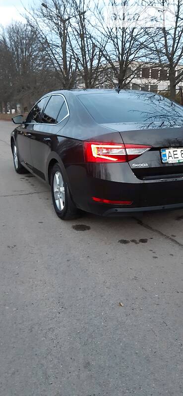 Хэтчбек Skoda Superb 2016 в Кривом Роге