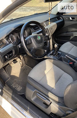 Седан Skoda Superb 2008 в 