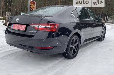 Седан Skoda Superb 2016 в Луцке