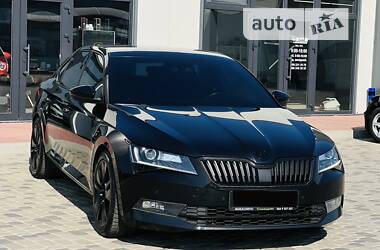 Седан Skoda Superb 2018 в 