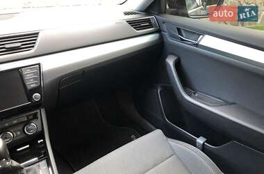 Лифтбек Skoda Superb 2016 в 