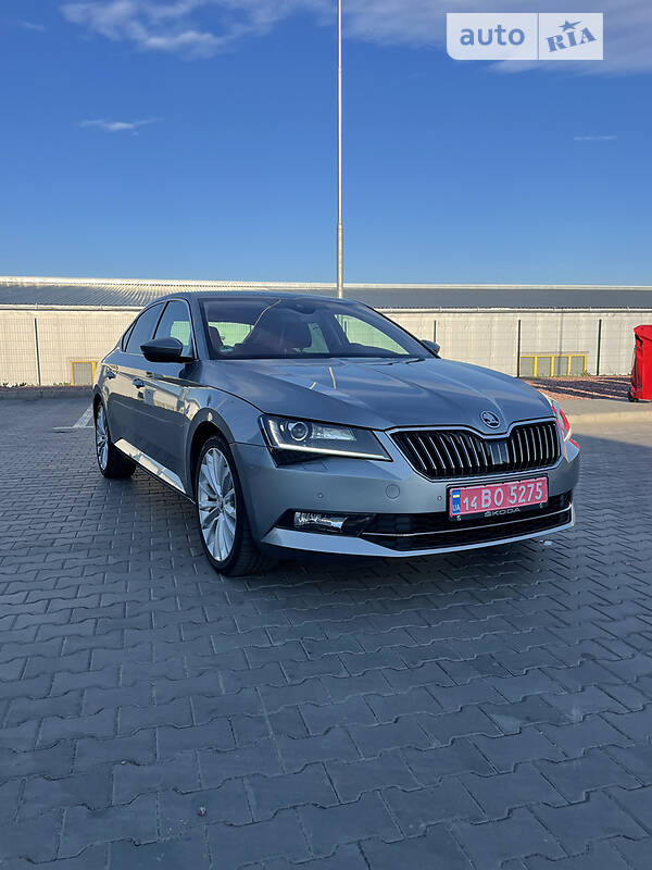 Ліфтбек Skoda Superb 2015 в Горохові