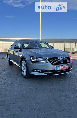 Ліфтбек Skoda Superb 2015 в Горохові