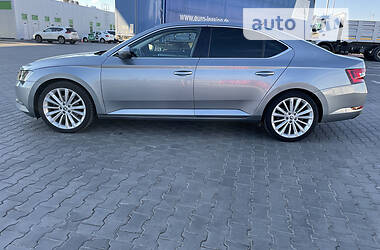 Ліфтбек Skoda Superb 2015 в Горохові