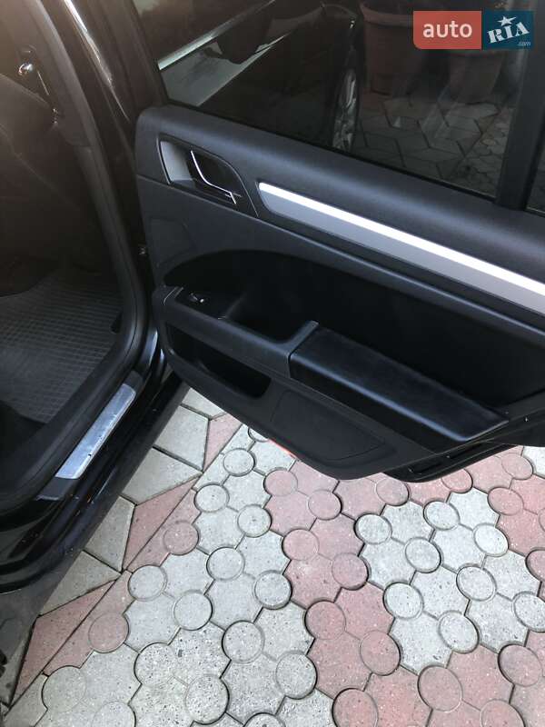 Седан Skoda Superb 2012 в Ужгороді