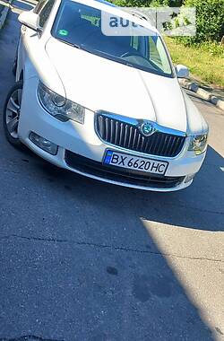 Универсал Skoda Superb 2012 в Остроге
