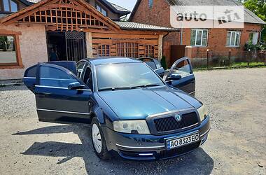 Седан Skoda Superb 2003 в Хусте