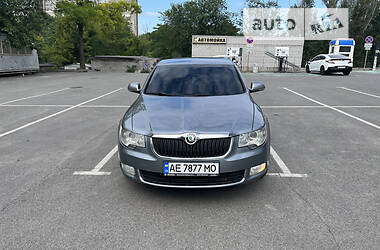 Ліфтбек Skoda Superb 2012 в Дніпрі