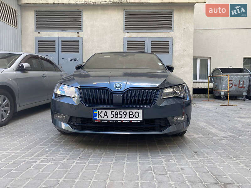 Лифтбек Skoda Superb 2017 в Киеве фото Лифтбек Skoda Superb 2017 в Киеве