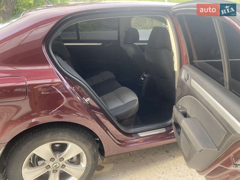 Лифтбек Skoda Superb 2009 в Тячеве