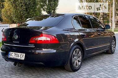 Лифтбек Skoda Superb 2011 в 
