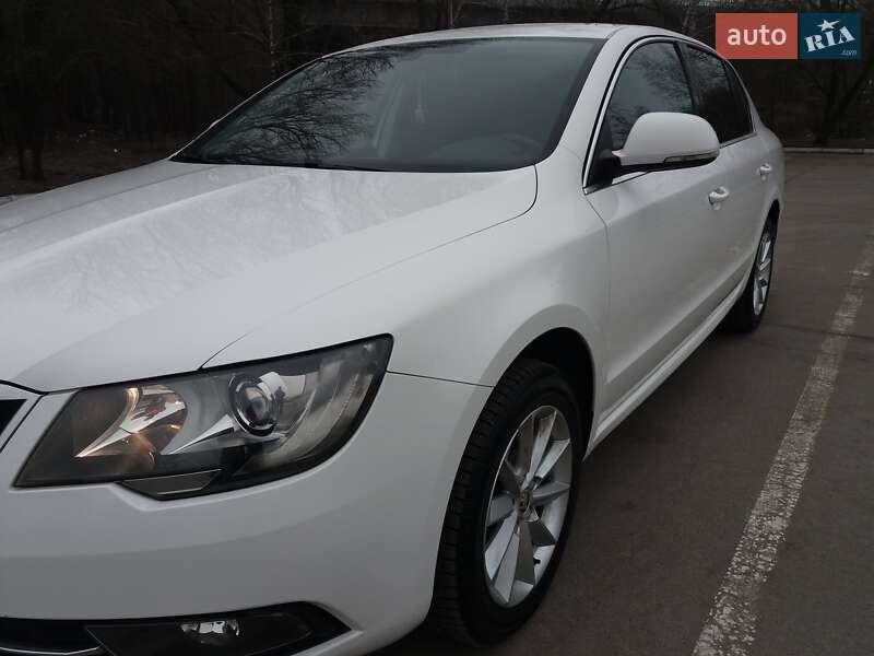 Лифтбек Skoda Superb 2014 в Запорожье
