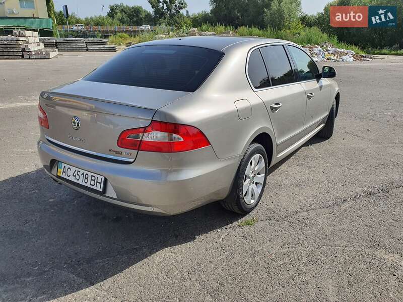 Лифтбек Skoda Superb 2013 в Луцке