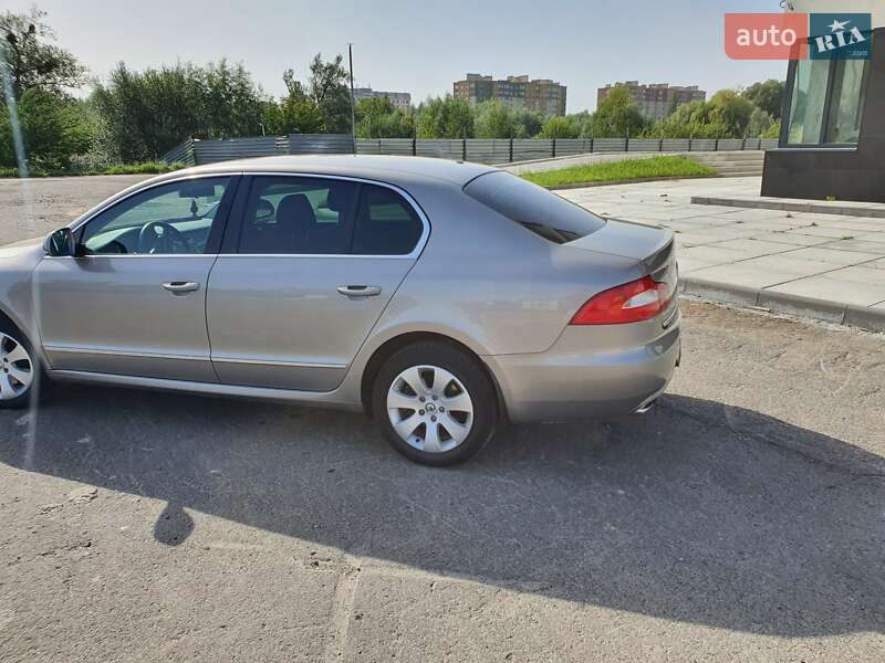 Лифтбек Skoda Superb 2013 в Луцке