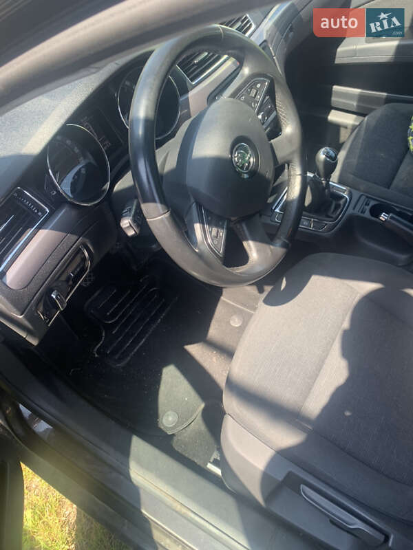 Универсал Skoda Superb 2014 в Хусте