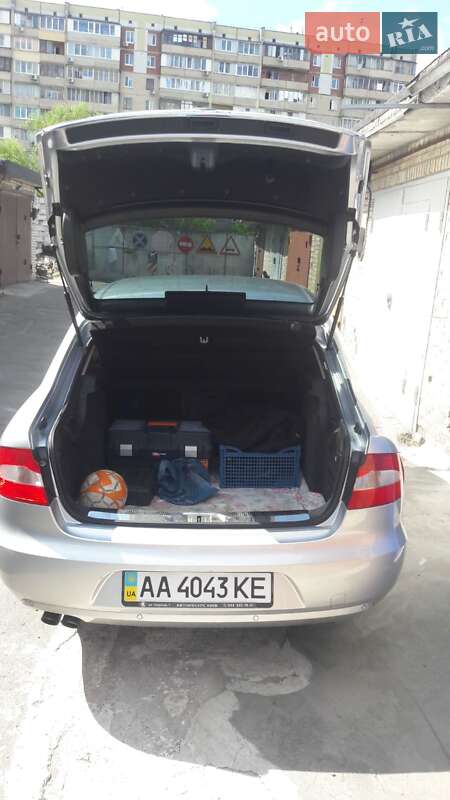 Лифтбек Skoda Superb 2010 в Киеве