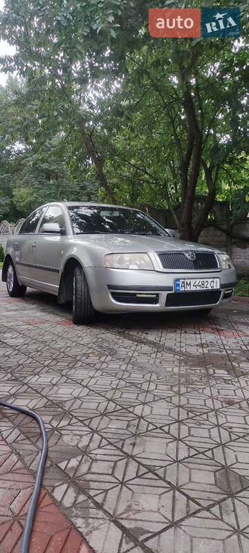 Лифтбек Skoda Superb 2003 в Бердичеве