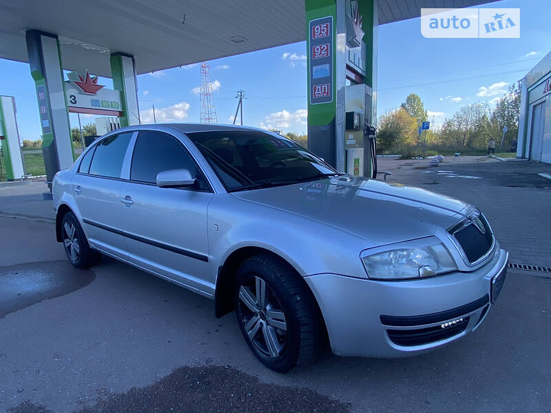 Ліфтбек Skoda Superb 2004 в Білопіллі