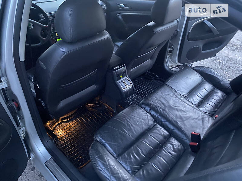 Ліфтбек Skoda Superb 2004 в Білопіллі