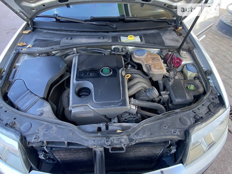 Ліфтбек Skoda Superb 2004 в Білопіллі
