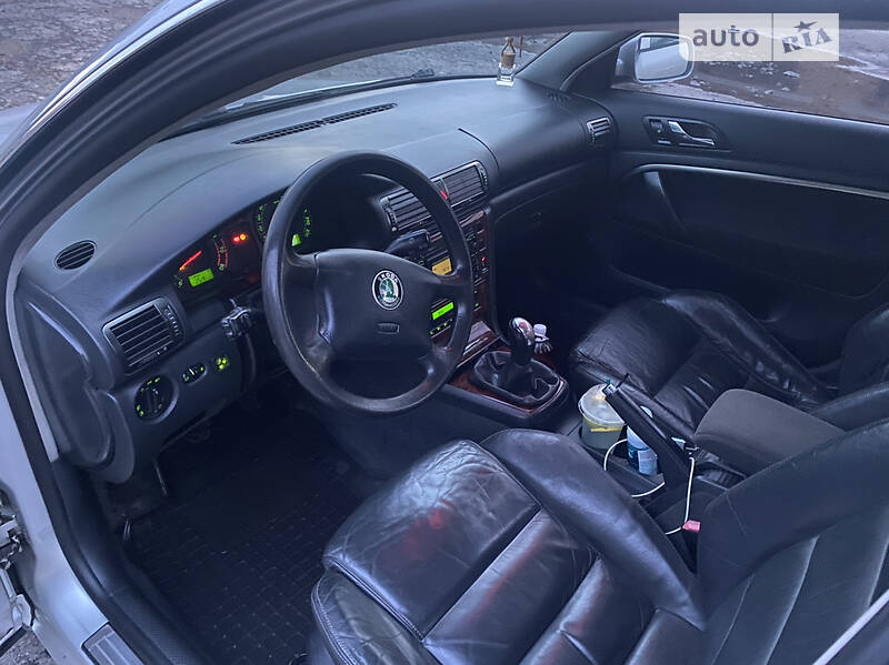Ліфтбек Skoda Superb 2004 в Білопіллі