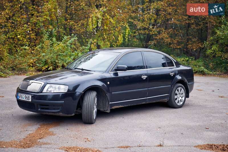 Лифтбек Skoda Superb 2002 в Славутиче